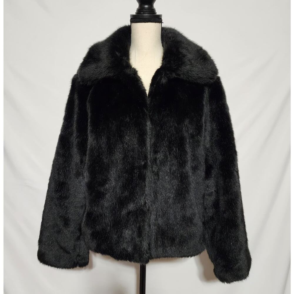 Forever21 Black Faux Fur Glam Plush Coat Size Medium Whimsigoth Mobwife Grunge